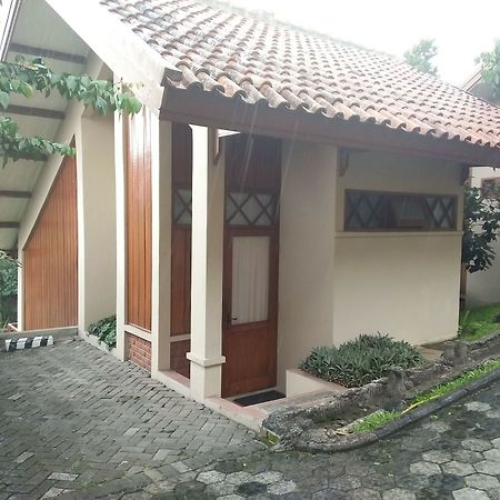 Ahadiat Hotel & Bungalow Bandung Exterior foto