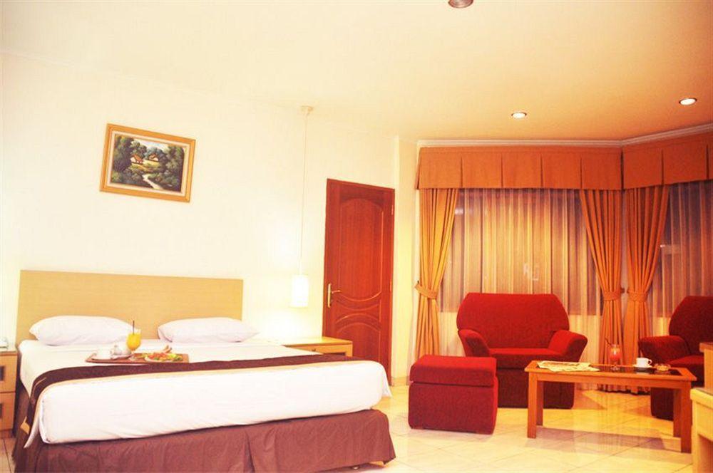 Ahadiat Hotel & Bungalow Bandung Exterior foto