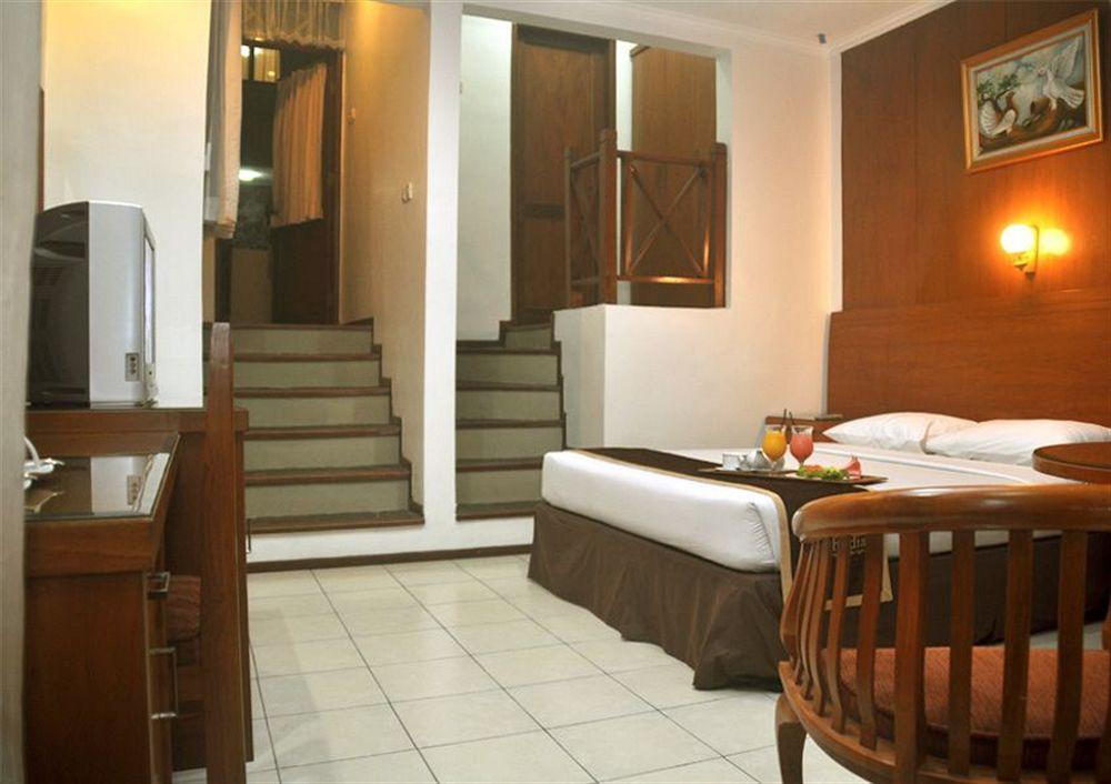 Ahadiat Hotel & Bungalow Bandung Exterior foto