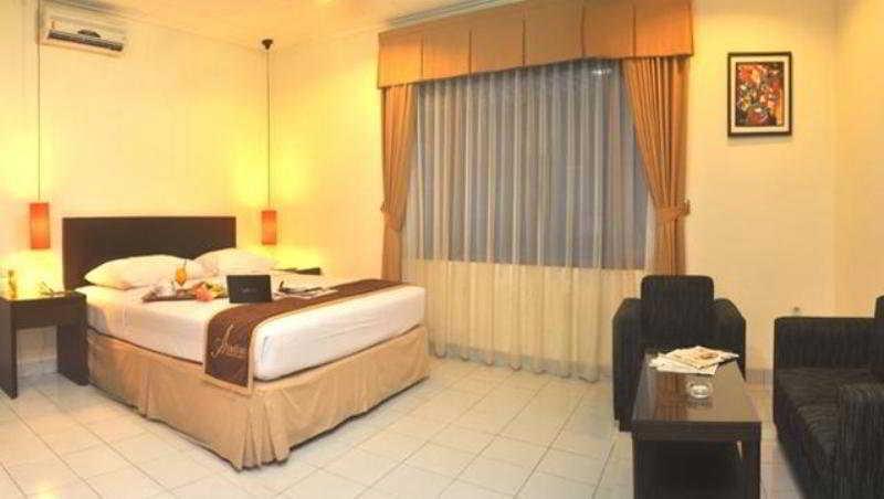 Ahadiat Hotel & Bungalow Bandung Exterior foto