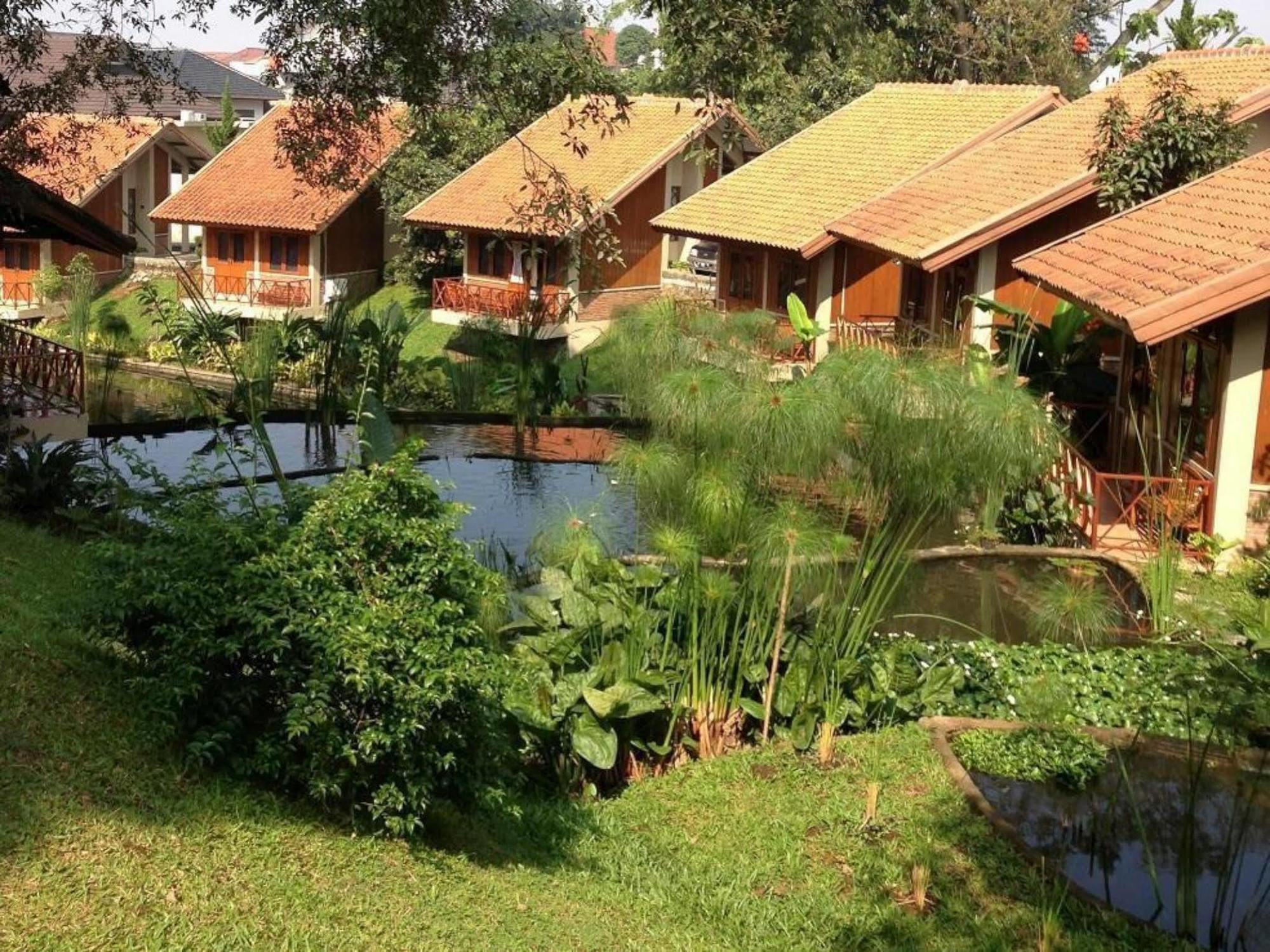 Ahadiat Hotel & Bungalow Bandung Exterior foto