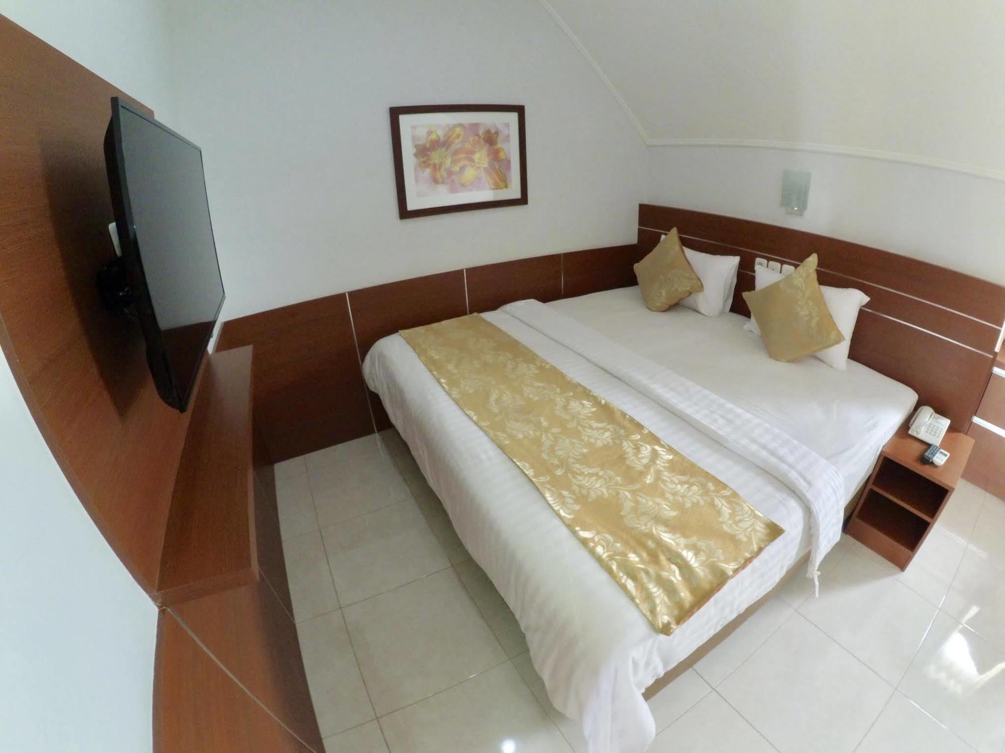 Ahadiat Hotel & Bungalow Bandung Exterior foto