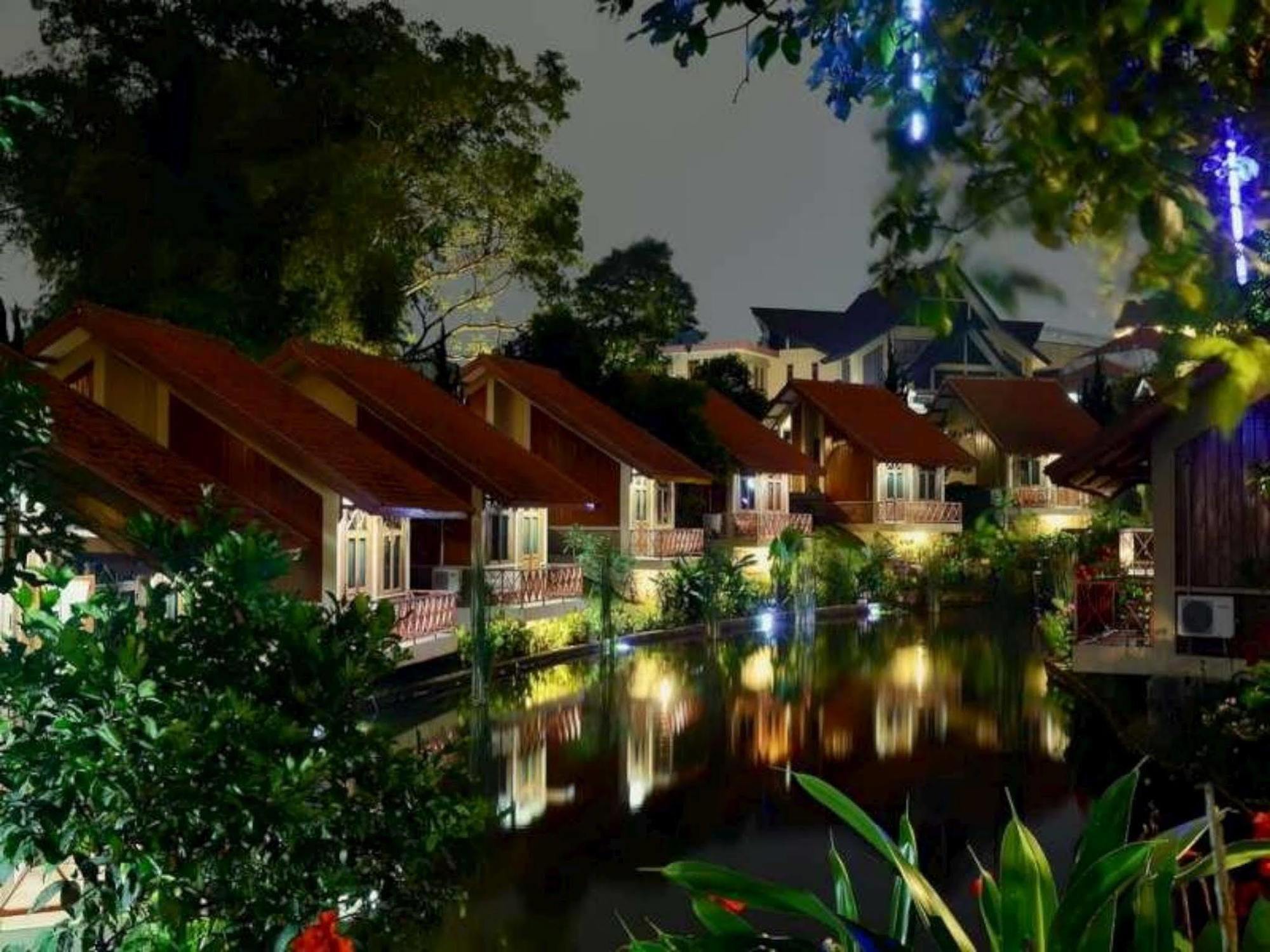 Ahadiat Hotel & Bungalow Bandung Exterior foto